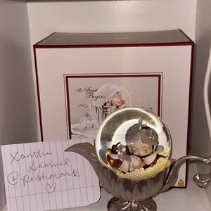 POPMART Skullpanda Crystall ball + Figure